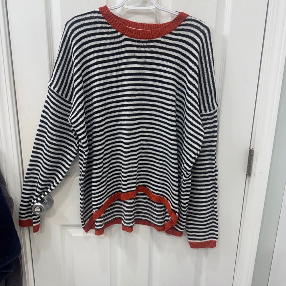 Striped artsy casual asymmetrical Black &White long sleeve crew neck Sweater - Picture 5 of 12